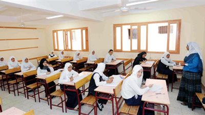 77 ألفًا و359 طالبًا يؤدون امتحانات الإعدادية بالقليوبية.. غدًا
