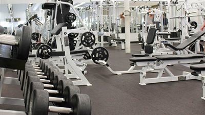 غلق «صالة جيم» تزعج سكان عقار بحلوان