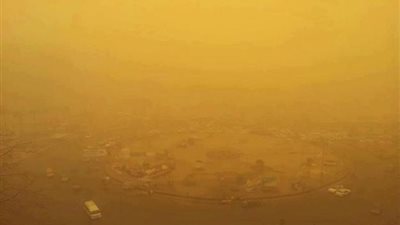 العاصفة الترابية تضرب محافظات مصر.. الأرصاد: انتهاء موجة الطقس السيئ غدًا.. منخفض جوي في الصحراء الغربية وراء الرياح الشديدة.. «الهيئة» تطالب بوقف الأنشطة البحرية.. وتحذر من السرعات الزائدة 