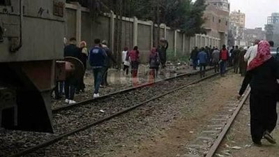 السكة الحديد تكشف سبب توقف قطار في الشرقية (صور)