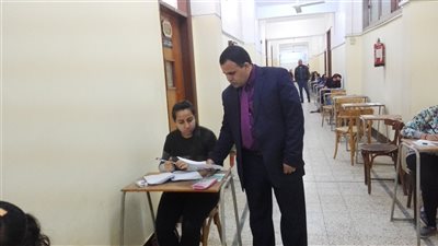 8728 طالبا يؤدون امتحانات الفصل الدراسي الأول في «تربية أسيوط»