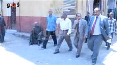 بالفيديو والصور.. محافظ الفيوم يتفقد حي جنوب لرفع الإشغالات والتعديات