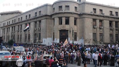 النشرة الثقافية: افتتاح معرض 