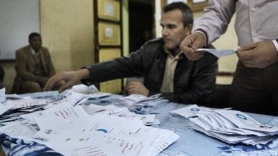 البرعى ينتقد منع القنوات من نقل فرز نتائج إلاستفتاء