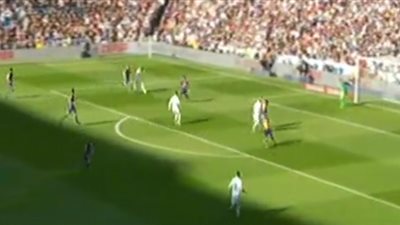 «رونالدو» يهدر هدفا مؤكدا أمام شباك برشلونة في الكلاسيكو (فيديو)