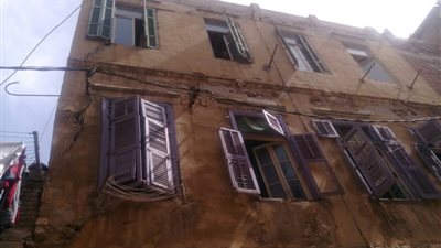 إخلاء عقار بالجيزة عقب سقوط 4 درجات سلم دون إصابات