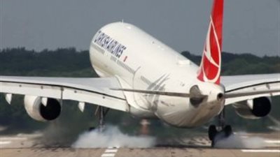 إقلاع طائرة تركية هبطت اضطراريا في مطار القاهرة