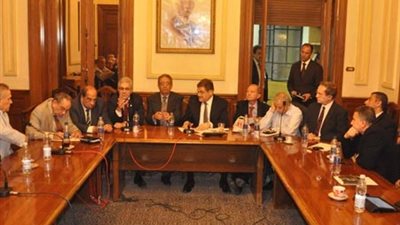 «جبهة الإنقاذ» تطالب بالاحتشاد في الميادين