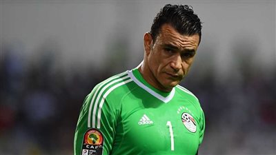 الحضري وفتحي في مهمة صعبة أمام الهلال بالدوري السعودي