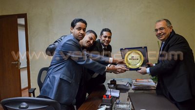 بالصور.. أمانة المصريين الأحرار بسوهاج تكرم عصام خليل لمجهوداته