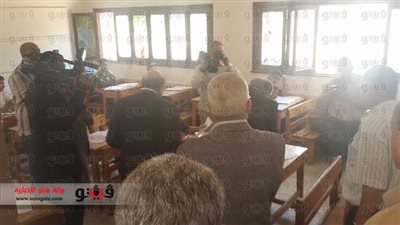 بالصور.. محافظ أسيوط يتفقد لجان امتحانات الشهادة الإعدادية