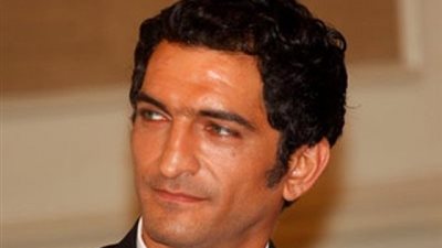 عمرو  وأكد : نستطيع الرد على الساخرين من الفنانين