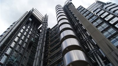 لويدز للتأمين: مستعدون لتوفير التأمين على نقل النفط الإيراني