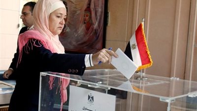 العليا للانتخابات تطالب السفارات بفرز وإعلان نتيجة الاستفتاء