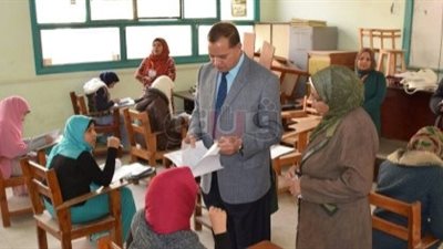 11 ألف طالب بآداب سوهاج يؤدون امتحانات الفصل الدراسي الأول