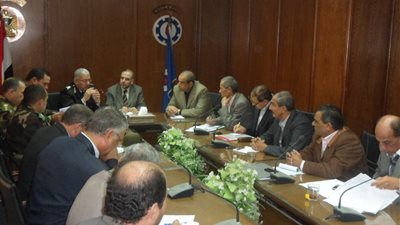 اجتماع تنسيقي لبحث الاستعدادت النهائية للاستفتاء في السويس