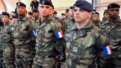 فرنسا تنشر  100 ألف جندي لتأمين احتفالات الكريسماس