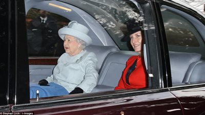 حضور العائلة المالكة البريطانية القداس الاحتفالي بالكريسماس (صور)