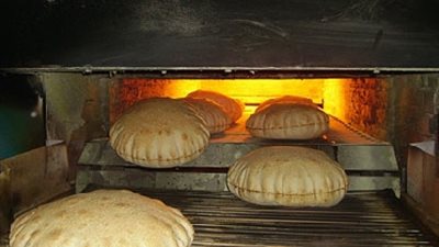 منظومة الخبز الجديدة بالقاهرة مهددة بالفشل قبل أن تبدأ.. 5% نقص في البطاقات الذكية.. والشركة تحصل على 18 مليون جنيه شهريا دون استكمال تجديد البيانات..العشوائيات والكثافة السكانية تحديات ضخمة