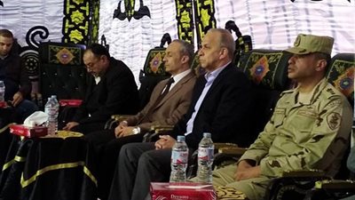 محافظ القليوبية يشارك في عزاء شقيقة خالد يوسف (صور)