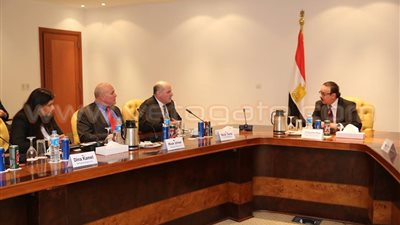 وزير الاتصالات يشهد توقيع عقود تجديد ترخيص شركة GPX