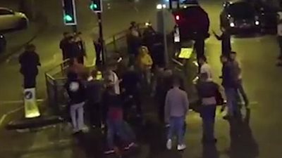 طعن شاب وسط احتفالات الكريسماس في بريطانيا (فيديو وصور)