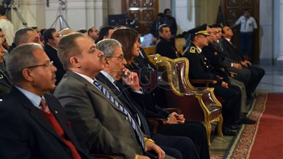 مندوب السيسي ووزيرة الهجرة وعمرو موسى يشاركون في احتفالات الميلاد