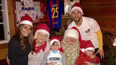 ميسي يحتفل بأعياد الميلاد مع عائلته