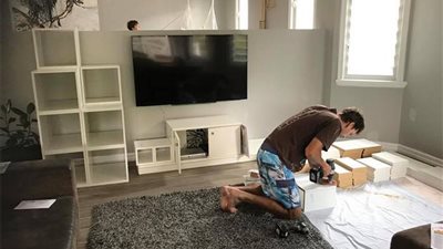 زوجان ينفذان مكتبة منزليا بطريقة مبتكرة (صور)