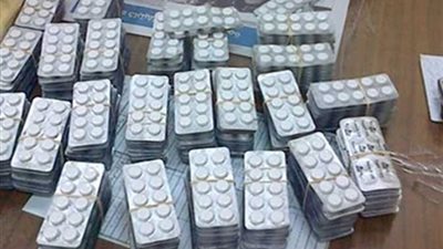 مصادر بمطار القاهرة تكشف أسباب تراجع تهريب الأقراص المخدرة في 2017