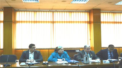 ممثلو العمال وأصحاب الأعمال يقيمون لائحة «التنظيمات النقابية» (صور)