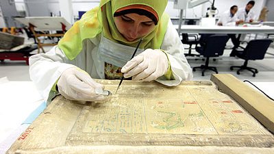 عالمة مصرية تخترع أول جهاز عالمى لترميم الآثار والكباري