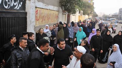 وقفة احتجاجية للمعارضة ضد نتائج الاستفتاء بالغربية