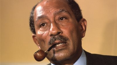 «القطط السمان» في عهد «السادات».. «أباطرة» استغلوا الانفتاح لتحقيق ثراء فاحش