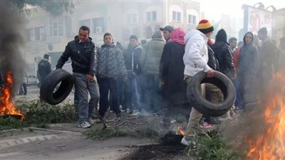 الجيش التونسي يفرض حظر التجوال بمدينة القصرين بسبب اقتحام مقر الولاية