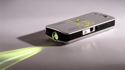 تقنية جديدة تحول أي سطح إلى شاشة قابلة للمس!