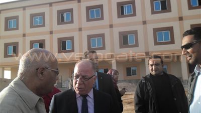 وزير الثقافة يزور مستشفى شفاء الأورمان بالأقصر