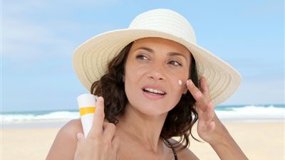 نصائح ﻻختيار واقى الشمس المناسب لأصحاب البشرة الجافة