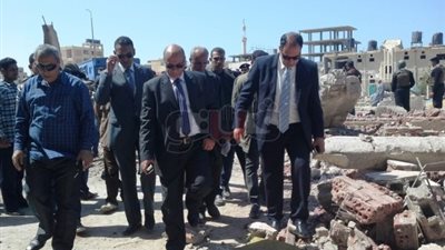 النيابة تعاين موقع انفجار جسم غريب في النزهة