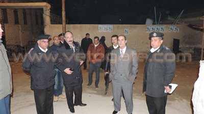 بالفيديو والصور.. محافظ مطروح يشارك الأقباط الاحتفال بأعياد الغطاس