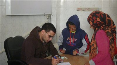 4450 حالة تلقت العلاج بقوافل المنيا وجامعتها