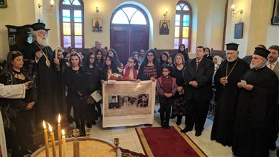 أطفال الأرثوذكسية يهنئون الكاثوليك والروم بالعيد (صور)