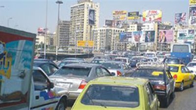 شلل مرورى بجسر السويس بسبب انفجار ماسورة مياه