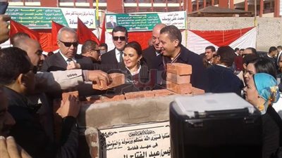 وزيرة الاستثمار تضع حجر أساس عدد من المشروعات بالشرقية (صور)