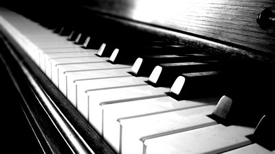 «ريستال تيشللو وبيانو» بمركز الحرية للإبداع