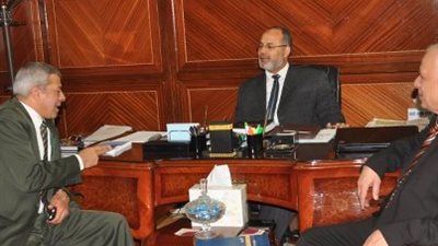 محافظ كفر الشيخ يناقش «إنارة الطرق» مع وزارة الإنتاج الحربي