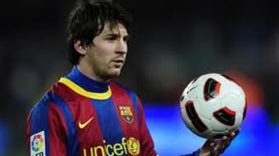 برشلونة يكافئ ميسي وتشافي وبويول بعقود جديدة