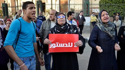 بالصور.. مسيرة مسجد النور لقصر الاتحادية