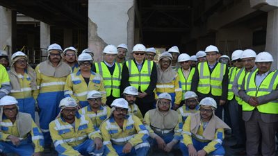 «سعفان» يزور شركتين بأسيوط للوقوف على أحوال العمال (صور)