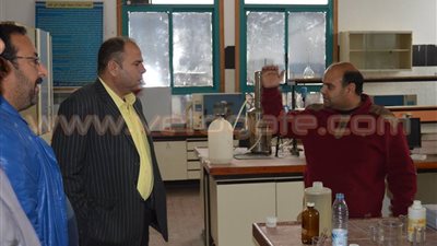 بالصور.. رئيس مدينة مطوبس: مآخذ مياه الشرب خالية من الأسماك النافقة